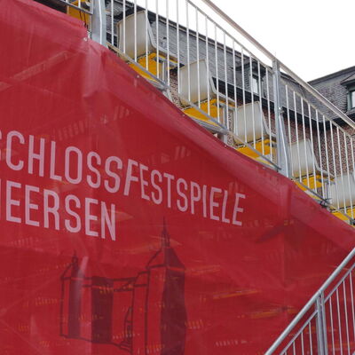 Bender Tribünen, Bühnen und Stadien für Kultur Veranstaltungen Events424