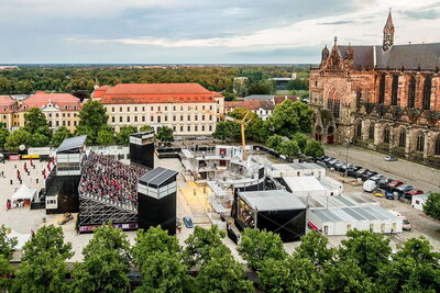 Bender Tribünen, Bühnen, Stadien, Podeste und Zubehör zum Mieten oder Kaufen157